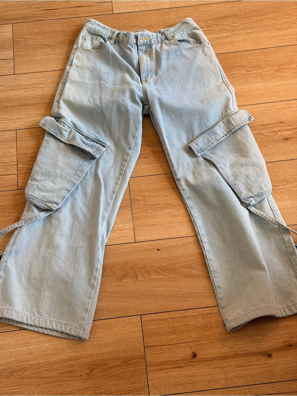 Light Blue Wide-Leg Cargo Jeans 27